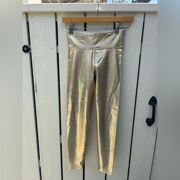Heroine Sport Marvel Metallic Gold Leggings Athletic Athleisure Size Small - Picture 1 of 3